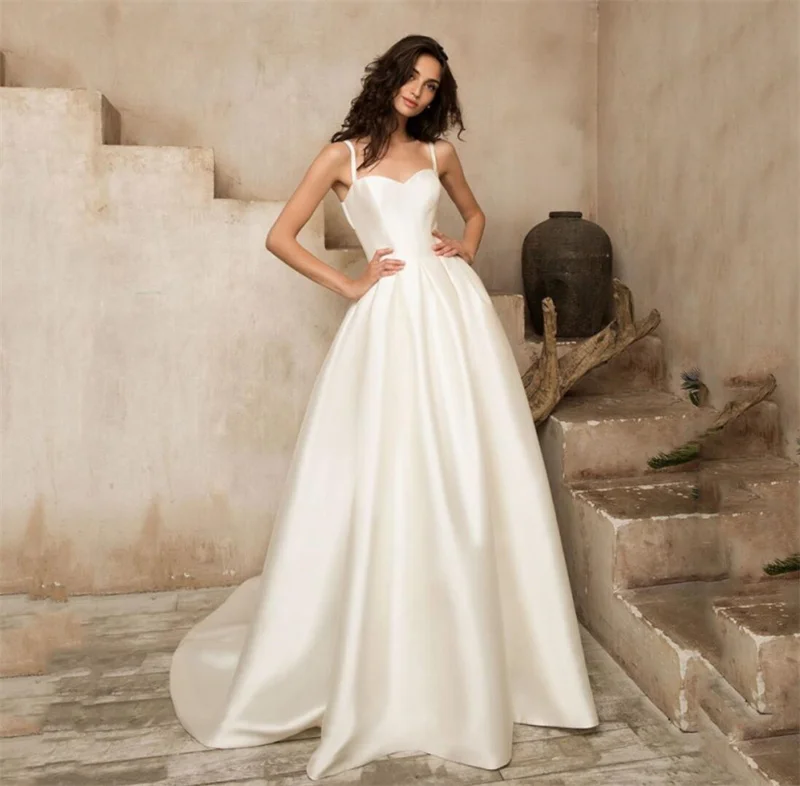 Spaghetti Straps Sweetheart Sleeveless A-Line Wedding Dress Satin Sweep Train Bridal Gowns vestidos de mairee Wedding Dress
Spaghetti Straps Sweetheart Sleeveless A-Line Wedding Dress Satin Sweep Train Bridal Gowns vestidos de mairee Wedding Dress