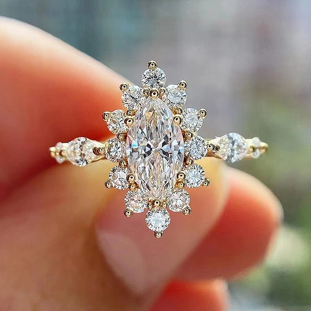 Huitan Sparkling Gold Color Cubic Zirconia Rings New Trendy Engagement Wedding Bands Women Accessories Luxury CZ Jewelry 2023 
Huitan Sparkling Gold Color Cubic Zirconia Rings New Trendy Engagement Wedding Bands Women Accessories Luxury CZ Jewelry 2023