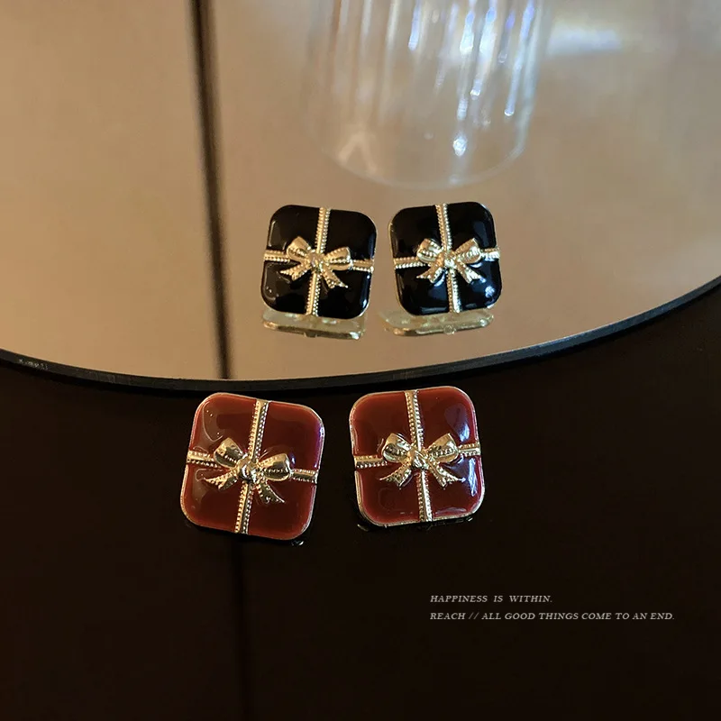 JENZIEE S925 Silver Needle Square Bow Oil Drop Earrings for Women Girls Niche Fashion Temperament Earrings PartyJewelry
JENZIEE S925 Silver Needle Square Bow Oil Drop Earrings for Women Girls Niche Fashion Temperament Earrings PartyJewelry