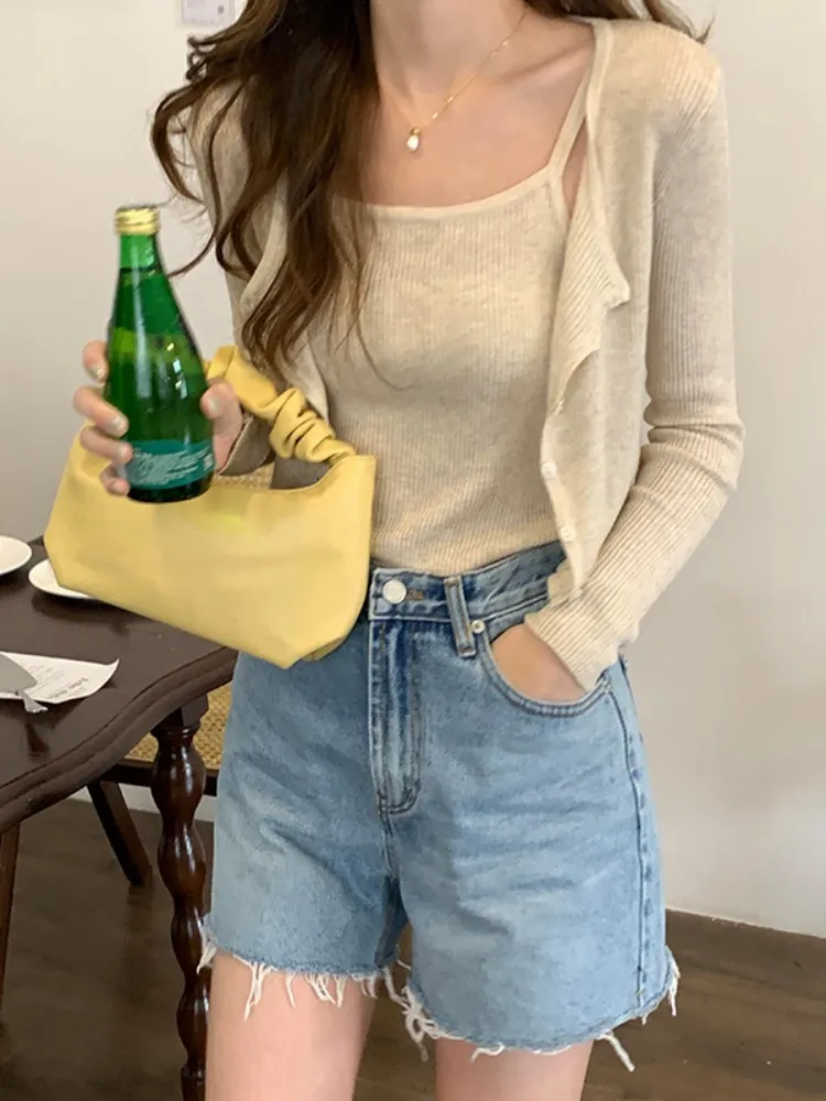 5Colors 2pcs set 2023 Spring Korean long sleeve Knitted Sweaters Cardigans womens+Slim tank tops Two Pieces Women Set(X2647)
5Colors 2pcs set 2023 Spring Korean long sleeve Knitted Sweaters Cardigans womens+Slim tank tops Two Pieces Women Set(X2647)