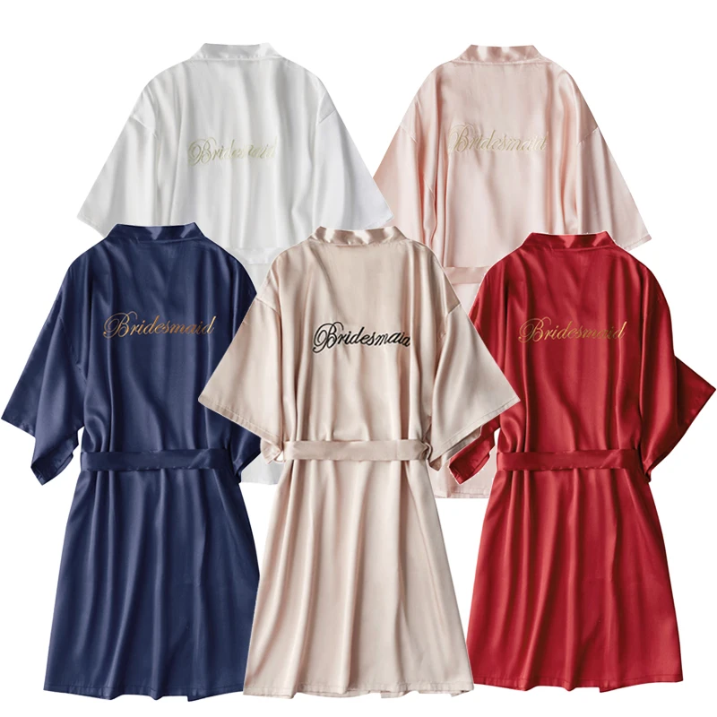 Новинка ночная рубашка подружки невесты с рукавом до локтя атласный Шелковый Свадебный халат подарок с вышитыми буквами банный халат для ж... 
Новинка ночная рубашка подружки невесты с рукавом до локтя атласный Шелковый Свадебный халат подарок с вышитыми буквами банный халат для ж...