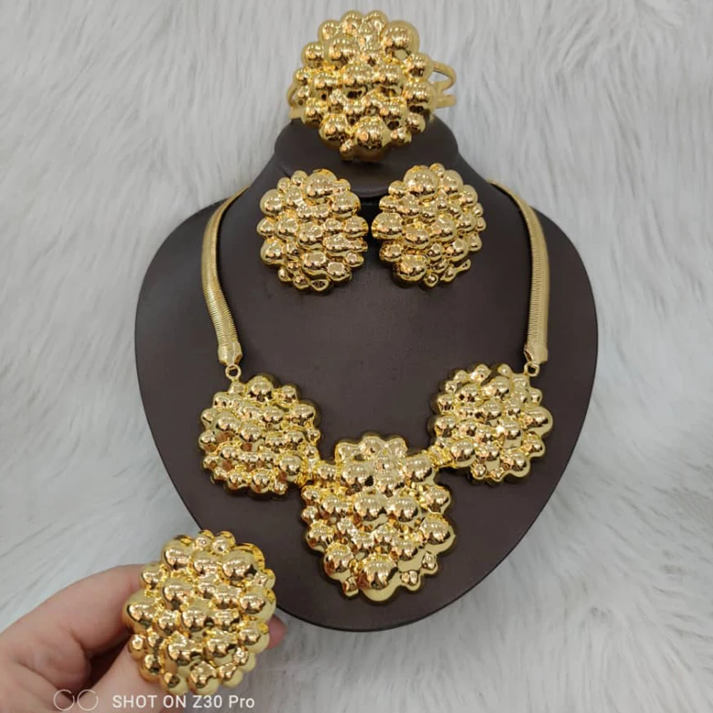 High Quality Jewelry Set Golden Fashion Dubai African Jewelry Set For Women Earring And Necklace Set Wedding Party Bride Jewelry
High Quality Jewelry Set Golden Fashion Dubai African Jewelry Set For Women Earring And Necklace Set Wedding Party Bride Jewelry