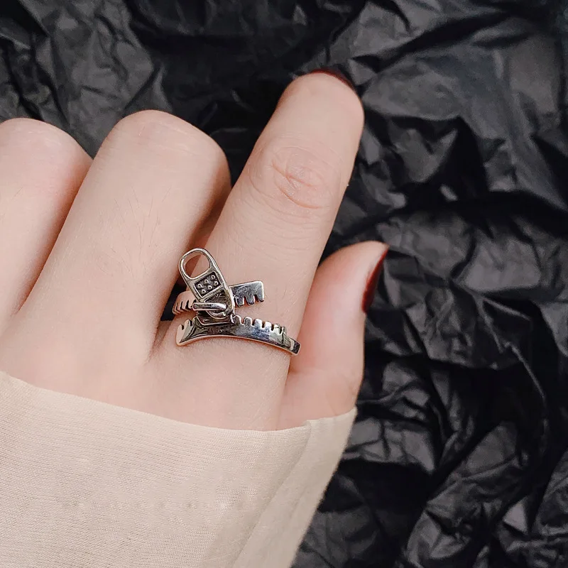 Korean Cool Girl Zipper Ring Female 925 Silver Ins Style English Letter Simplified Student Opening Index Finger Ring Fashion
Korean Cool Girl Zipper Ring Female 925 Silver Ins Style English Letter Simplified Student Opening Index Finger Ring Fashion