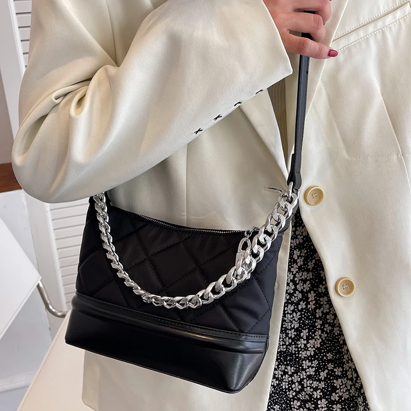 Designer Women Nylon Chain Handbags High Quality Ladies Small Crossbody Bags for Women Casual Female Shoulder Messenger Bag New
Designer Women Nylon Chain Handbags High Quality Ladies Small Crossbody Bags for Women Casual Female Shoulder Messenger Bag New
