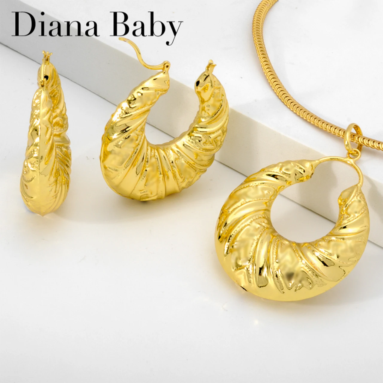 Diana Baby Luxury Gold Plated 2022 Fashion Women Wedding Necklace Earrings for Dubai Bridal Temperament Girl Jewelry Set
Diana Baby Luxury Gold Plated 2022 Fashion Women Wedding Necklace Earrings for Dubai Bridal Temperament Girl Jewelry Set