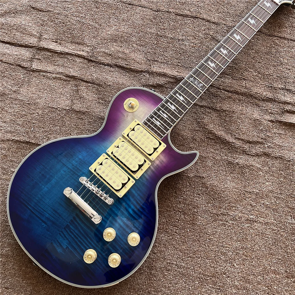 New Arrival Custom blue electric guitar with 3 pickups , rosewood fingerboard , chrome hardware , high quality guitarra
New Arrival Custom blue electric guitar with 3 pickups , rosewood fingerboard , chrome hardware , high quality guitarra