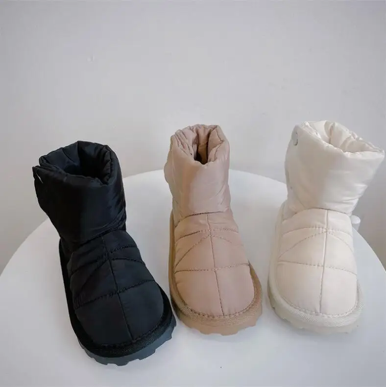 Winter 2022 New Children's Shoes Boys' Windproof Cotton Boots Edition Thickened Warm keeping Girls' High top Non slip Snow Boots
Winter 2022 New Children's Shoes Boys' Windproof Cotton Boots Edition Thickened Warm keeping Girls' High top Non slip Snow Boots