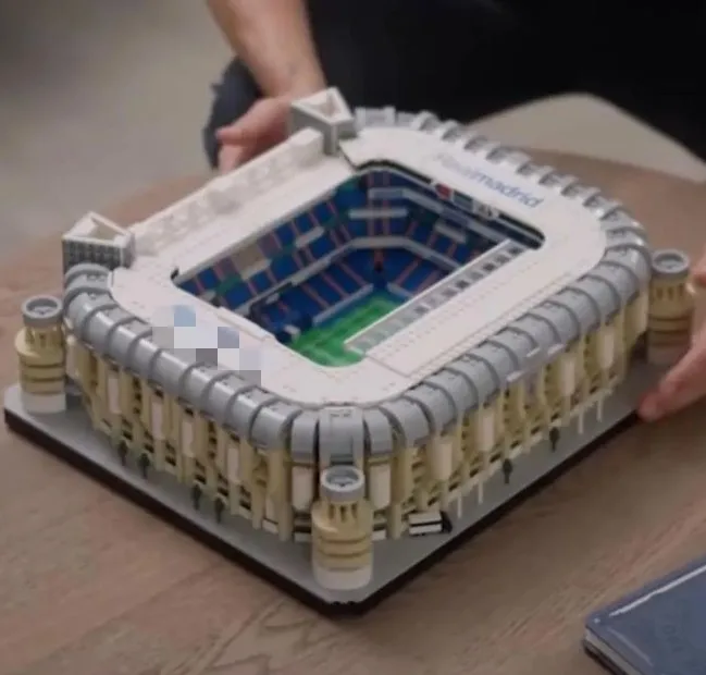 City Series Santiago Bernabeu Stadium Model building Blocks Real Madrid Bricks Educational toys children Gifts 10299
City Series Santiago Bernabeu Stadium Model building Blocks Real Madrid Bricks Educational toys children Gifts 10299