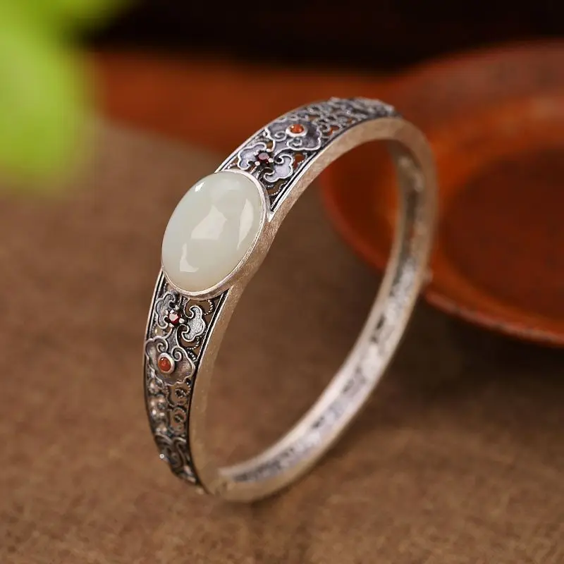 Natural Stone White Stone S925 Sterling Silver Auspicious Cloud Pattern Bracelet Women's Simple National Fashion Bracelet
Natural Stone White Stone S925 Sterling Silver Auspicious Cloud Pattern Bracelet Women's Simple National Fashion Bracelet