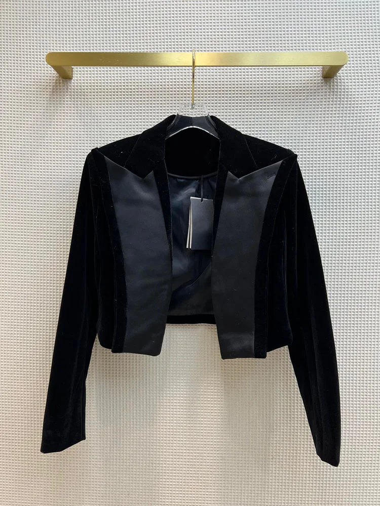 Luxury Black Velvet Blazer Coats for Women Fashion Commute Short Coats Top Quality 3D Cut Slim Black Suit Coats Lady Spring 2022
Luxury Black Velvet Blazer Coats for Women Fashion Commute Short Coats Top Quality 3D Cut Slim Black Suit Coats Lady Spring 2022