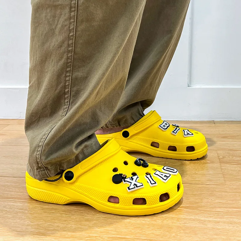 2022 New Fashion Yellow Mens Sandals Slippers Comfortable Soft Clogs Men Couples Non-slip Platform Beach Shoes Men zuecos hombre
2022 New Fashion Yellow Mens Sandals Slippers Comfortable Soft Clogs Men Couples Non-slip Platform Beach Shoes Men zuecos hombre