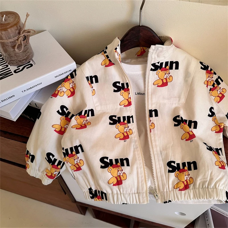 2023 Spring Autumn Unisex Kids Cartoon Bear Printed Hooded Jacket Girls Boys Casual Thin Zipper Coat Baby Boy Clothes Outerwear
2023 Spring Autumn Unisex Kids Cartoon Bear Printed Hooded Jacket Girls Boys Casual Thin Zipper Coat Baby Boy Clothes Outerwear