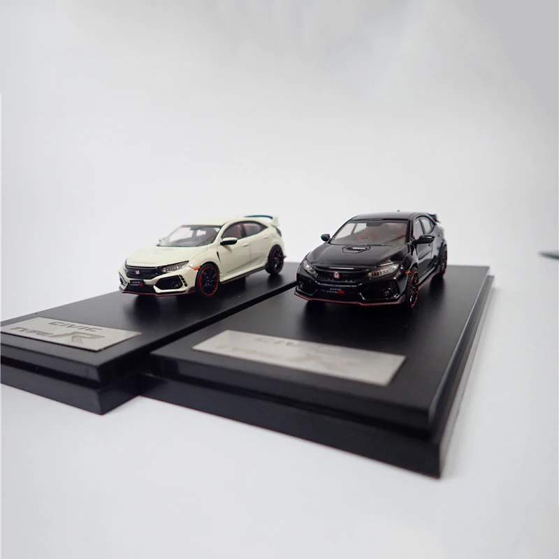 Литая классическая модель автомобиля HONDA CIVIC TYPE R FK8, масштаб 1:64, готовая коллекционная игрушка, подарок, сувенирные витринные украшения
Литая классическая модель автомобиля HONDA CIVIC TYPE R FK8, масштаб 1:64, готовая коллекционная игрушка, подарок, сувенирные витринные украшения