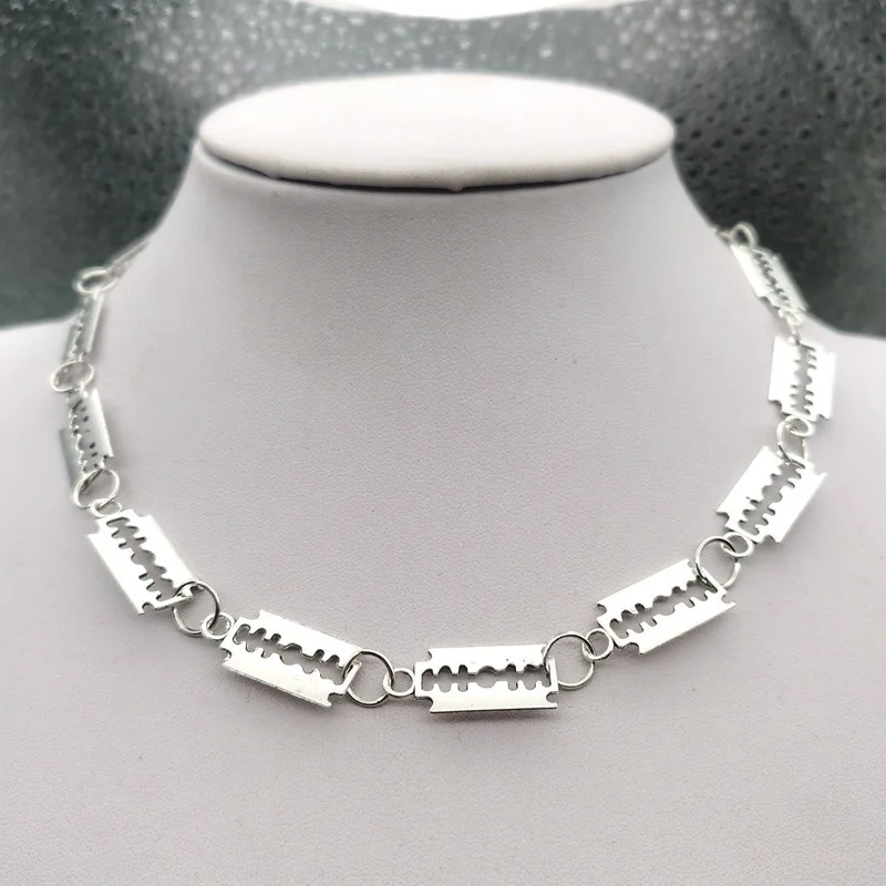 Personalized Fashion Men And Women Hip-hop Trend Blade Necklace Punk Cold Couple Necklaces Jewelry Gift Wholesale
Personalized Fashion Men And Women Hip-hop Trend Blade Necklace Punk Cold Couple Necklaces Jewelry Gift Wholesale