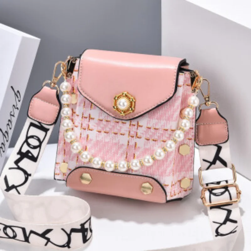 Summer Hot Sale Women's Bag New Mini Mobile Phone Bag Fashion Plaid Pearl One Shoulder Fashion Crossbody Bag Small 
Summer Hot Sale Women's Bag New Mini Mobile Phone Bag Fashion Plaid Pearl One Shoulder Fashion Crossbody Bag Small