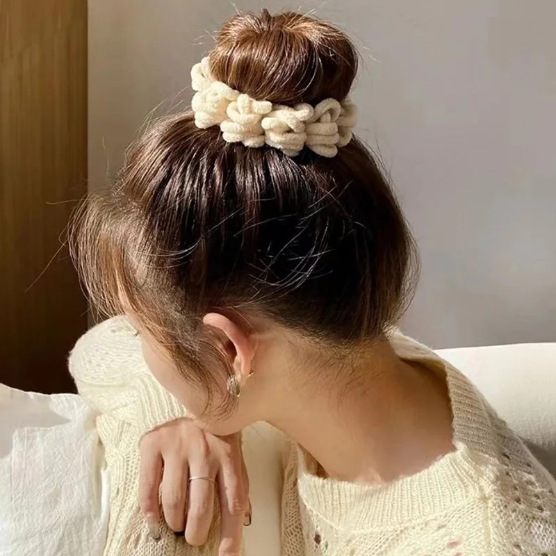 Новинка, Женская Блестящая веревка, милые обручи с медведем для женщин и девушек, модные эластичные обручи для волос, аксессуары для волос
Новинка, Женская Блестящая веревка, милые обручи с медведем для женщин и девушек, модные эластичные обручи для волос, аксессуары для волос