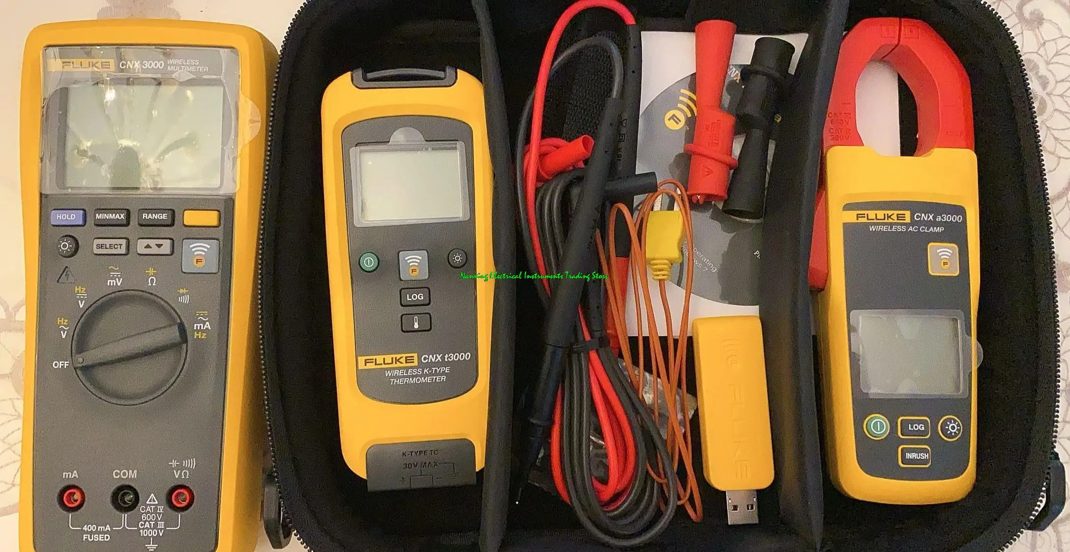 Fluke CNX Wireless 3000 HVAC System Kit включает мультиметр, измерение напряжения переменного тока, температурный модуль, беспроводной USB-адаптер для ПК
Fluke CNX Wireless 3000 HVAC System Kit включает мультиметр, измерение напряжения переменного тока, температурный модуль, беспроводной USB-адаптер для ПК