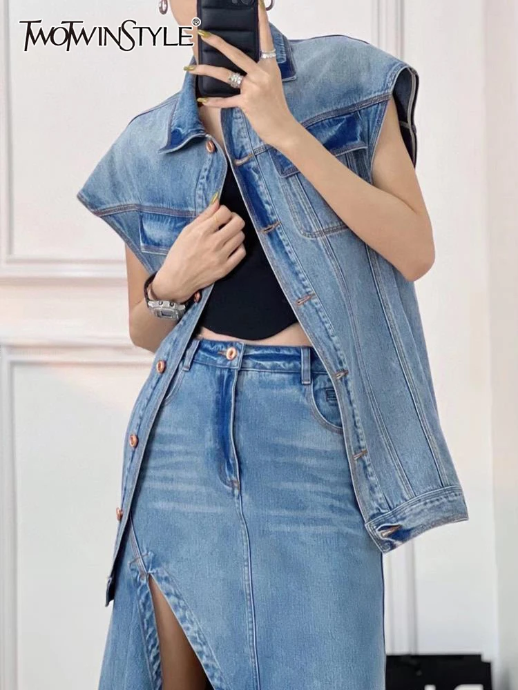 TWOTWINSTYLE Casual Loose Tank Tops For Women Lapel Sleeveless Patchwork Button Denim Waistcoats Female Fashion Clothing 2023
TWOTWINSTYLE Casual Loose Tank Tops For Women Lapel Sleeveless Patchwork Button Denim Waistcoats Female Fashion Clothing 2023