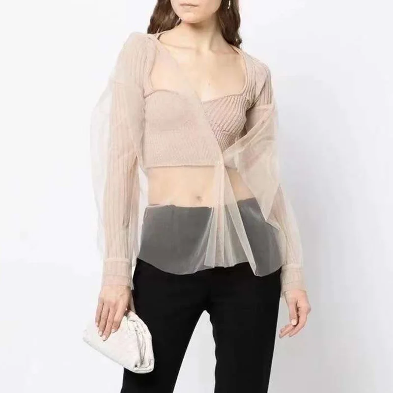 2022 Autumn and Winter New Knitted Women's Sweater Black Short Single Breasted Long Sleeved Knitted Sweater Lace Mesh Stitching
2022 Autumn and Winter New Knitted Women's Sweater Black Short Single Breasted Long Sleeved Knitted Sweater Lace Mesh Stitching