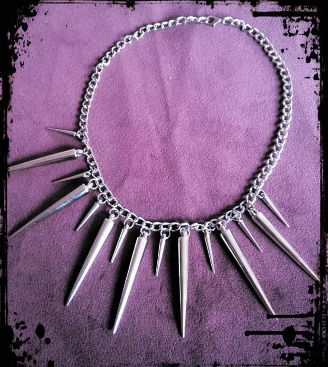 Gothic Rivet Charm Choker Cone Pendant Necklace For Men Women Fashion Punk Hip Hop Jewelry Accessories Gift Cone Fringe Necklace
Gothic Rivet Charm Choker Cone Pendant Necklace For Men Women Fashion Punk Hip Hop Jewelry Accessories Gift Cone Fringe Necklace