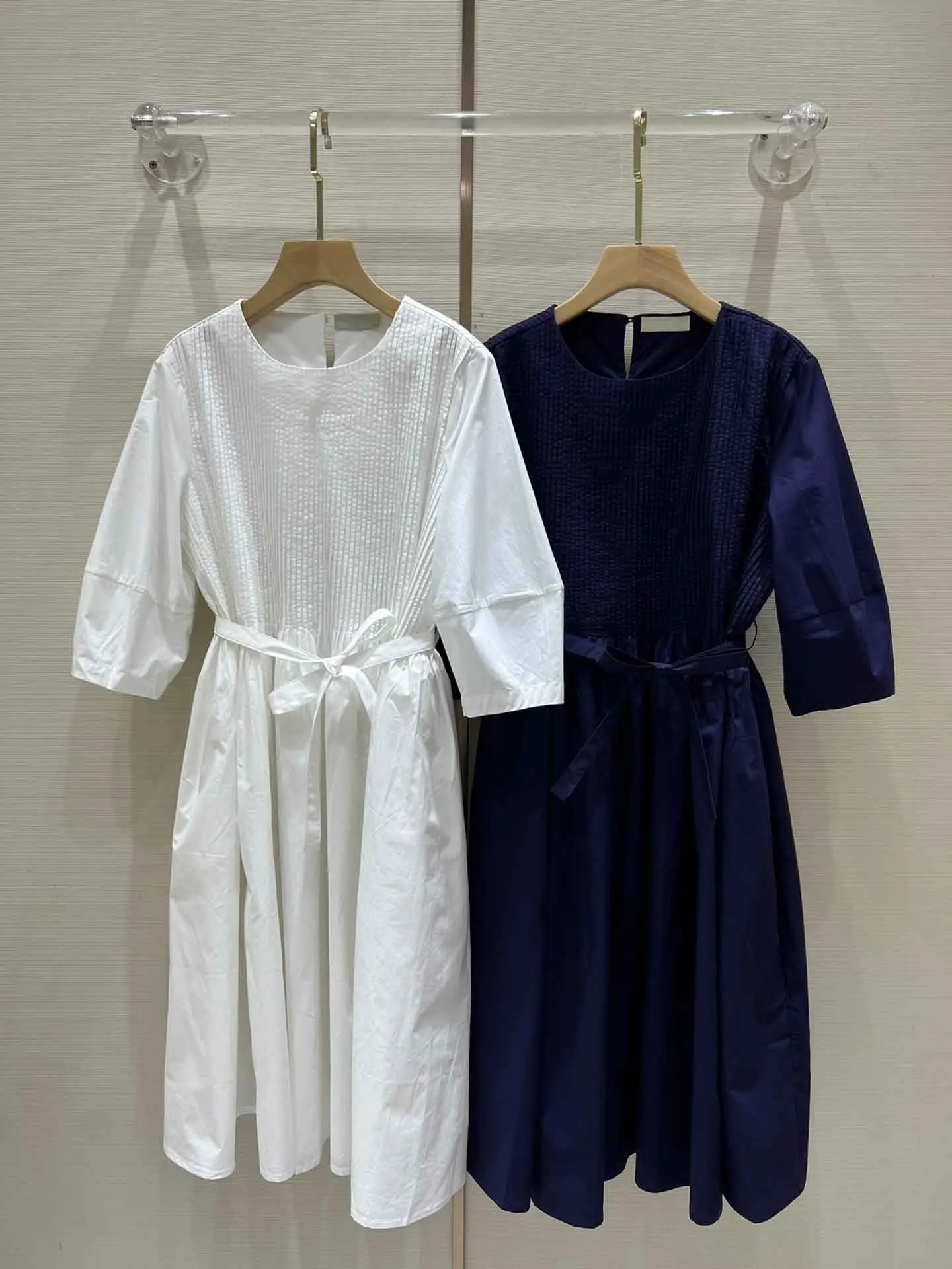 The new hand-made mid-sleeve dress shows the effect of Q elastic micro-texture and natural micro-wrinkle
The new hand-made mid-sleeve dress shows the effect of Q elastic micro-texture and natural micro-wrinkle