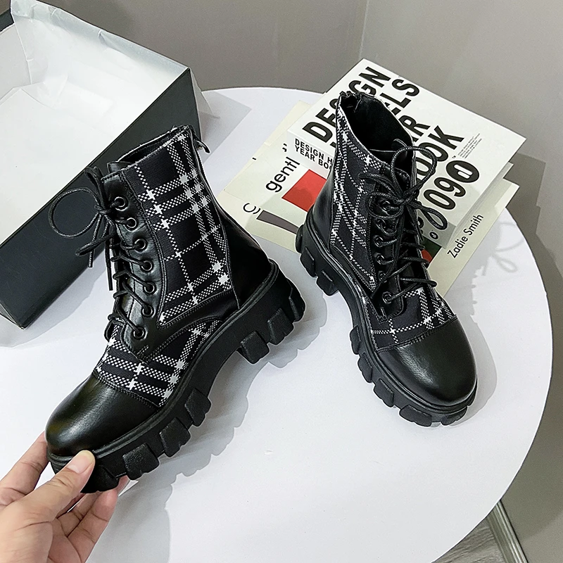 Женские дизайнерские ботинки на молнии сзади, черные кожаные сапоги из жаккарда с косыми панелями, удобная модная обувь
Женские дизайнерские ботинки на молнии сзади, черные кожаные сапоги из жаккарда с косыми панелями, удобная модная обувь