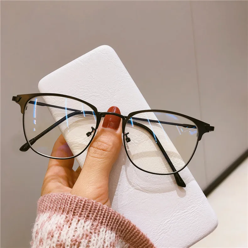 Luxury Short-sighted Eyewear Vintage Round Metal Frame Myopia Glasses Men Women Blue Light Blocking Optical Spectacle Eyeglasses
Luxury Short-sighted Eyewear Vintage Round Metal Frame Myopia Glasses Men Women Blue Light Blocking Optical Spectacle Eyeglasses