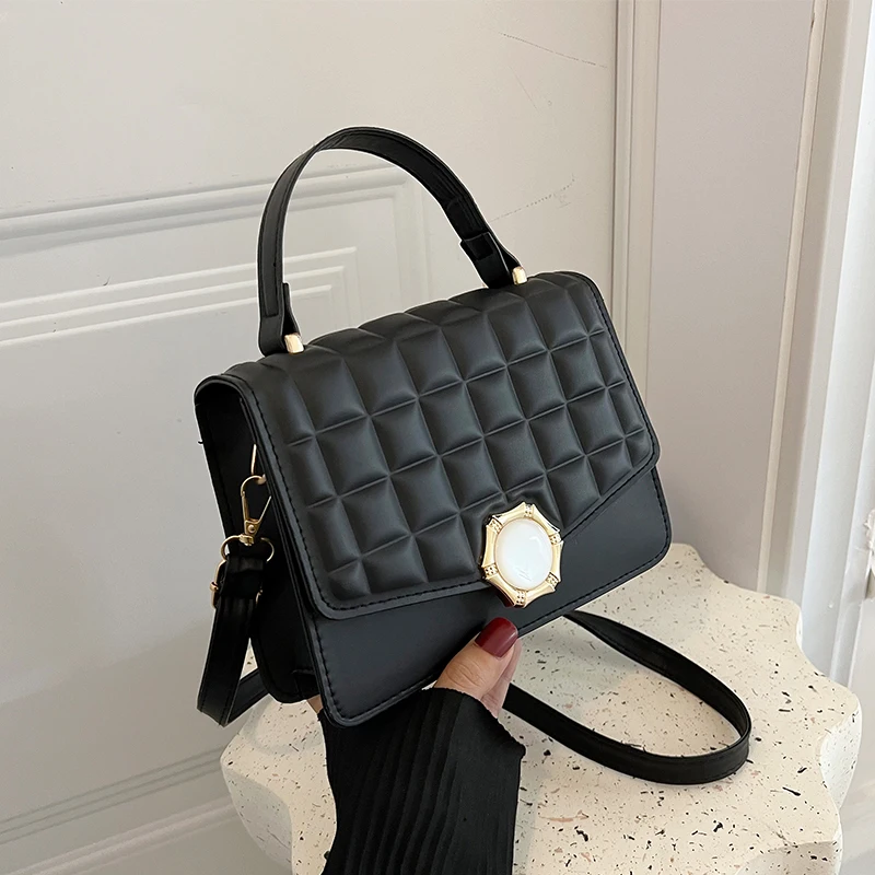 Small bolsa feminina Autumn Winter 2022 Ladies Shoulder Bag Flap Handbag Purse Plaid Design Crossbody Bags Solid Trend Bolsos
Small bolsa feminina Autumn Winter 2022 Ladies Shoulder Bag Flap Handbag Purse Plaid Design Crossbody Bags Solid Trend Bolsos