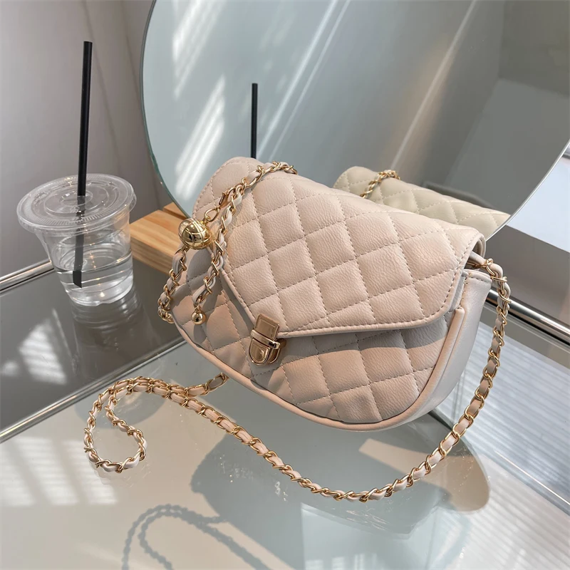 PU leather chain crossbody bag for women 2022 square bag designer women's handbag shoulder bag
PU leather chain crossbody bag for women 2022 square bag designer women's handbag shoulder bag