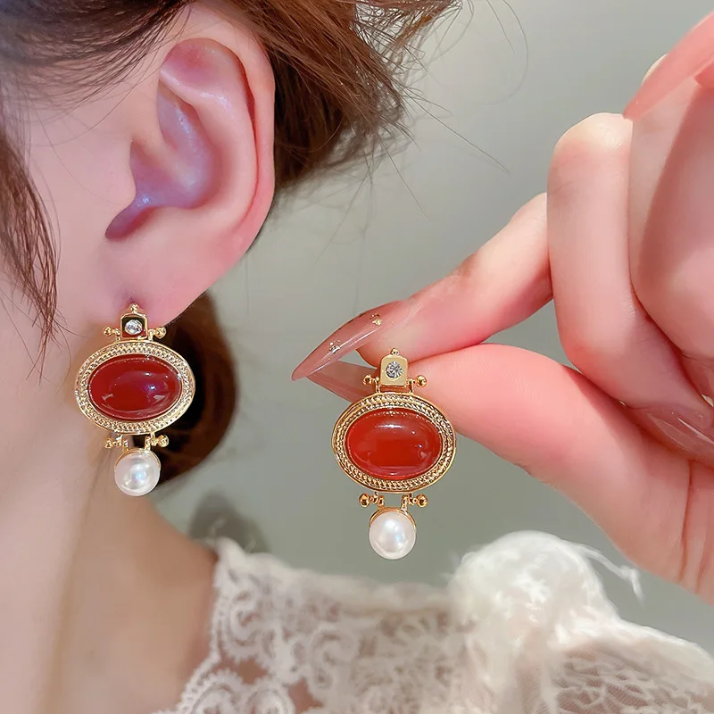 Minar Vintage Red Resin Oval Geometric Drop Earrings for Women Femme Sparkly Rhinestones Pearl Pendant Earring Casual Jewelry
Minar Vintage Red Resin Oval Geometric Drop Earrings for Women Femme Sparkly Rhinestones Pearl Pendant Earring Casual Jewelry