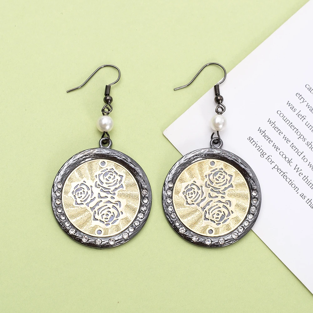 Vintage Hollow Metal Rose Flower Earrings For Women Creative Two-color plating Christmas Party Gift Personality Girls Jewelry
Vintage Hollow Metal Rose Flower Earrings For Women Creative Two-color plating Christmas Party Gift Personality Girls Jewelry