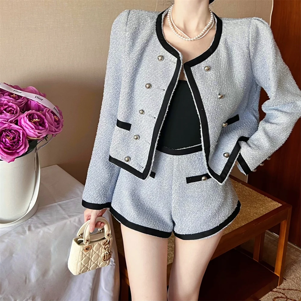 2022 Autumn Elegant Tweed Shorts Suit Women O-Neck Long Sleeve Woolen Jackets Coat And Shorts 2-Piece Set Korean Female Outfits
2022 Autumn Elegant Tweed Shorts Suit Women O-Neck Long Sleeve Woolen Jackets Coat And Shorts 2-Piece Set Korean Female Outfits