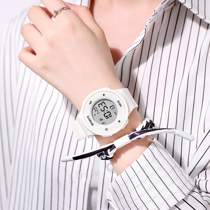 Sport Round Digital Watch Luminous Simple Dial Casual Wrist Watches Rubber Strap Fashionable Waterproof Wrist Watch for Couples
Sport Round Digital Watch Luminous Simple Dial Casual Wrist Watches Rubber Strap Fashionable Waterproof Wrist Watch for Couples