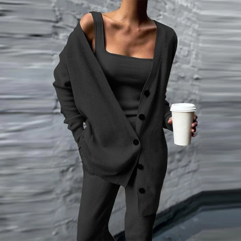 2022 Women Knitted Three Pices Set Autumn Winter Solid Cardigan Tops Tank Top And Casual Loose Long Pants Female Suit Tracksuit
2022 Women Knitted Three Pices Set Autumn Winter Solid Cardigan Tops Tank Top And Casual Loose Long Pants Female Suit Tracksuit
