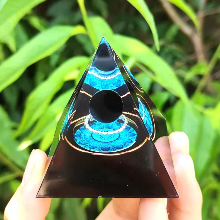 Explosions crystal ball pyramid crystal gravel resin home desktop handmade ornaments
Explosions crystal ball pyramid crystal gravel resin home desktop handmade ornaments