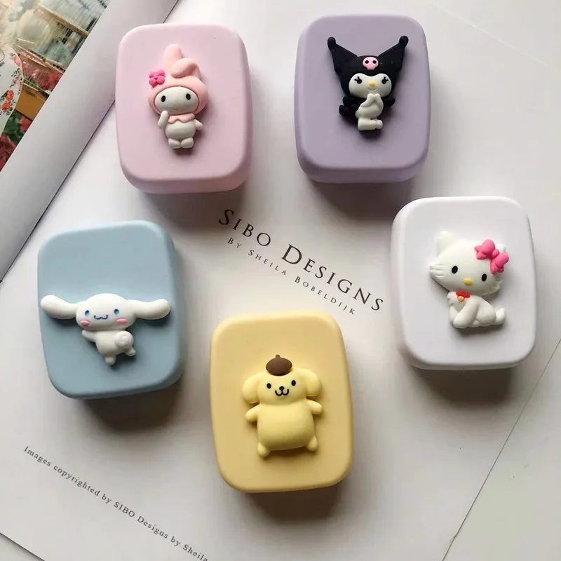 Новинка 2022 кавайный Sanrio Kuromi My Melody Cinnamoroll Hello Kitty аниме мультяшный милый чехол с контактными линзами Игрушки для девочек
Новинка 2022 кавайный Sanrio Kuromi My Melody Cinnamoroll Hello Kitty аниме мультяшный милый чехол с контактными линзами Игрушки для девочек
