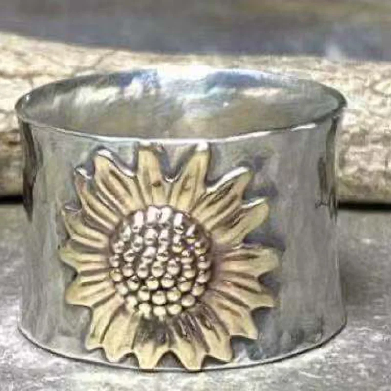 Beautiful Retro Carved Bicolor Flower Ring for Women's Engagement Ring, High-end Personalized Luxury Ring Silver Jewelry
Beautiful Retro Carved Bicolor Flower Ring for Women's Engagement Ring, High-end Personalized Luxury Ring Silver Jewelry