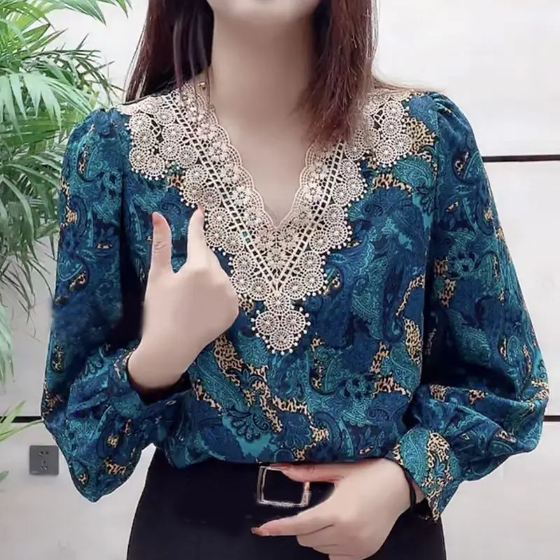Print chiffon shirt women's long sleeves 2022 spring new women's V-neck lattice women's large size printing blouse female tops
Print chiffon shirt women's long sleeves 2022 spring new women's V-neck lattice women's large size printing blouse female tops