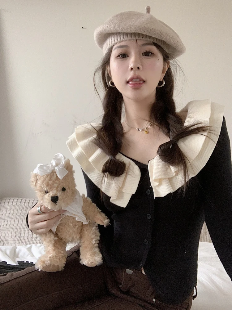 Contrast Cute Neck Cascading Ruffle Button Up Knit T-Shirt Women Knitted T Shirt Elegant Knitwear Top Fall korean cloth y2k cute
Contrast Cute Neck Cascading Ruffle Button Up Knit T-Shirt Women Knitted T Shirt Elegant Knitwear Top Fall korean cloth y2k cute