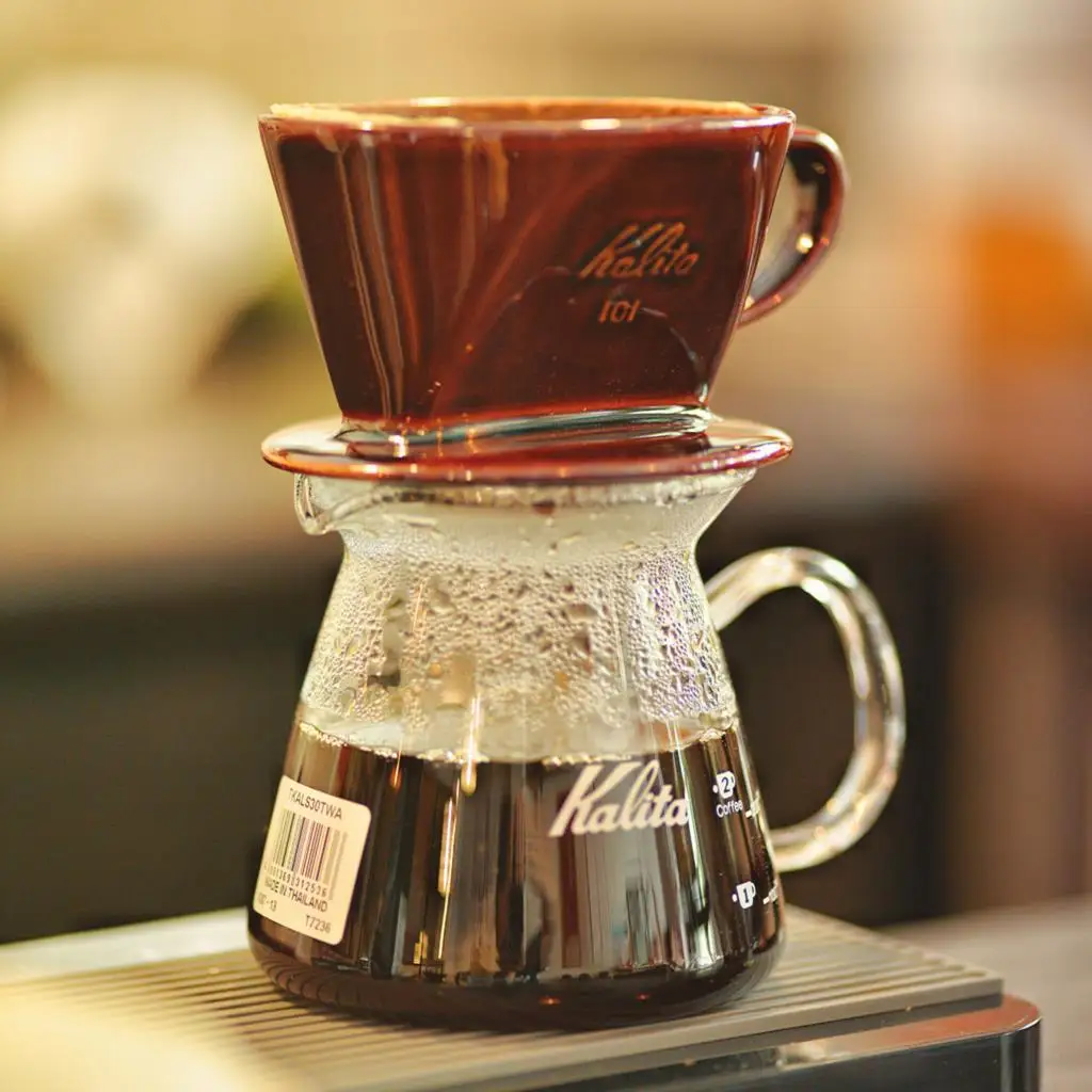 Японский набор кофейников Kalita ручной работы Веерообразный капельный Фильтр стеклянный кофейник с тремя отверстиями фильтр для чашки кофей...
Японский набор кофейников Kalita ручной работы Веерообразный капельный Фильтр стеклянный кофейник с тремя отверстиями фильтр для чашки кофей...
