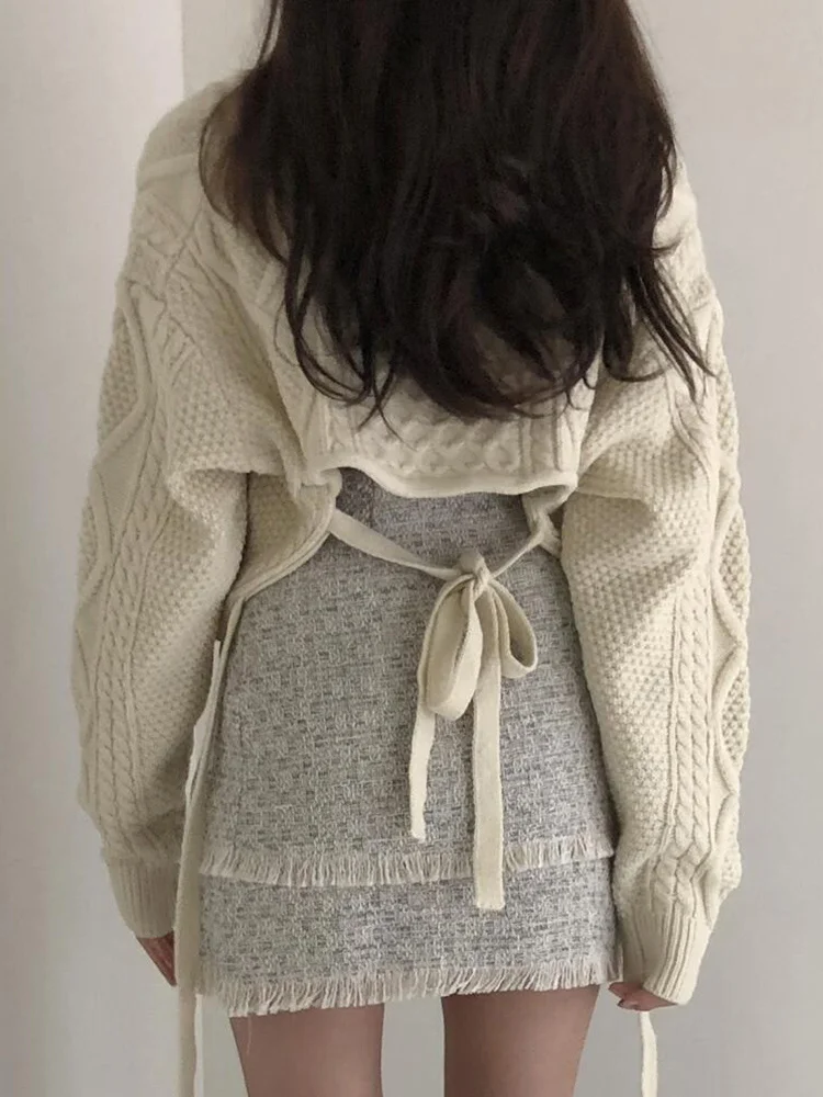 HOUZHOU Japanese Sweet Lace Up Knit Sweater Women Cute Sexy Back Irregular V-neck Loose Long Sleeve Cropped Sweater Pullover
HOUZHOU Japanese Sweet Lace Up Knit Sweater Women Cute Sexy Back Irregular V-neck Loose Long Sleeve Cropped Sweater Pullover