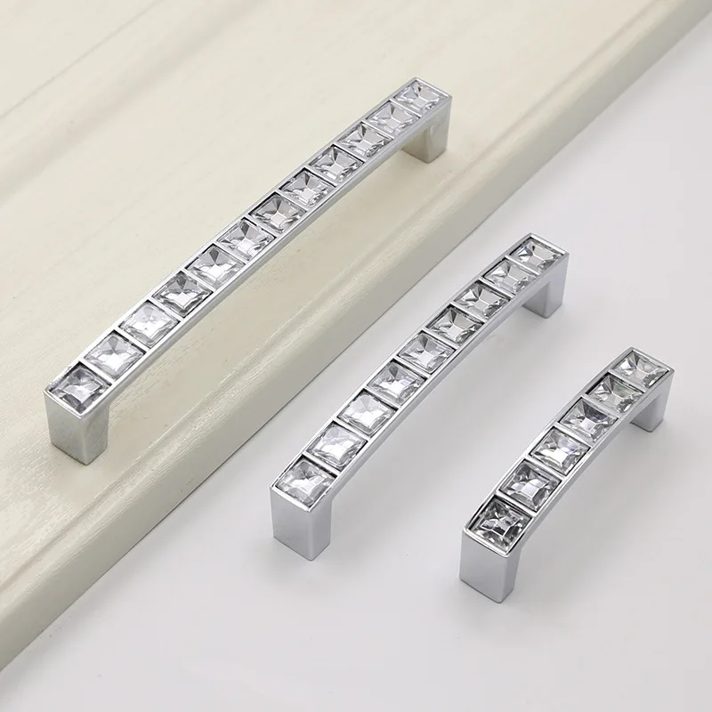 European Style Kitchen Drawer Cabinet Handles Inlaid with Crystal Simple Wardrobe Cupboard Handles for Furniture
European Style Kitchen Drawer Cabinet Handles Inlaid with Crystal Simple Wardrobe Cupboard Handles for Furniture