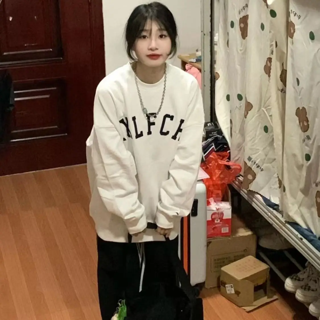 Fashion Trend Casual All-match Autumn and Winter New Style Plus Velvet Thick Letter Printing Pullover Loose Sweater
Fashion Trend Casual All-match Autumn and Winter New Style Plus Velvet Thick Letter Printing Pullover Loose Sweater