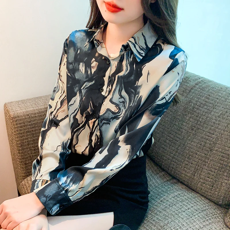 Fashion Abstract Print Blouse Women Shirt Turn Down Collar Tops Autumn Long Sleeve Mulberry Silk Shirts Loose Clothing 29352
Fashion Abstract Print Blouse Women Shirt Turn Down Collar Tops Autumn Long Sleeve Mulberry Silk Shirts Loose Clothing 29352