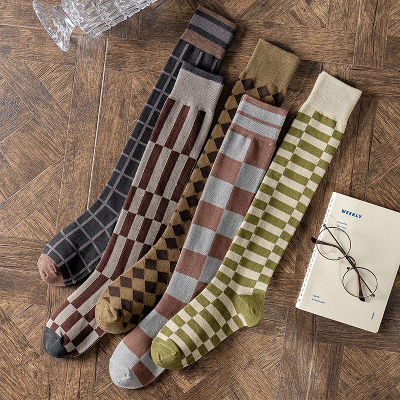 Diamond square collision color socks women's mid-thigh knee socks Japanese Korean version of the fall and winter cotton socks
Diamond square collision color socks women's mid-thigh knee socks Japanese Korean version of the fall and winter cotton socks