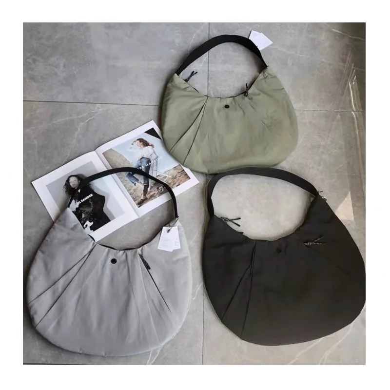 2023 designer High Quality Women New Black Pleated High Capacity Canvas Personality Allmatch Crossbody Shoulder Bag lulu bag
2023 designer High Quality Women New Black Pleated High Capacity Canvas Personality Allmatch Crossbody Shoulder Bag lulu bag