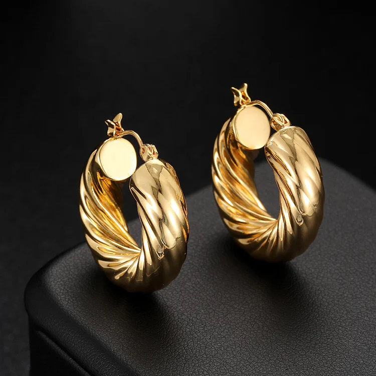 2021 new personalized Earrings women's fashion ox horn Gold 18k Gold Earrings temperament Earrings accessories
2021 new personalized Earrings women's fashion ox horn Gold 18k Gold Earrings temperament Earrings accessories