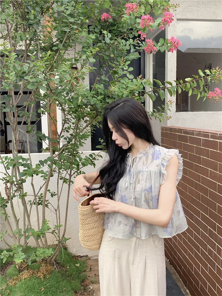 GGB3931 National style floral shirt, high waist, wide leg, floor mop pants, women's summer 2023 new fashion set
GGB3931 National style floral shirt, high waist, wide leg, floor mop pants, women's summer 2023 new fashion set