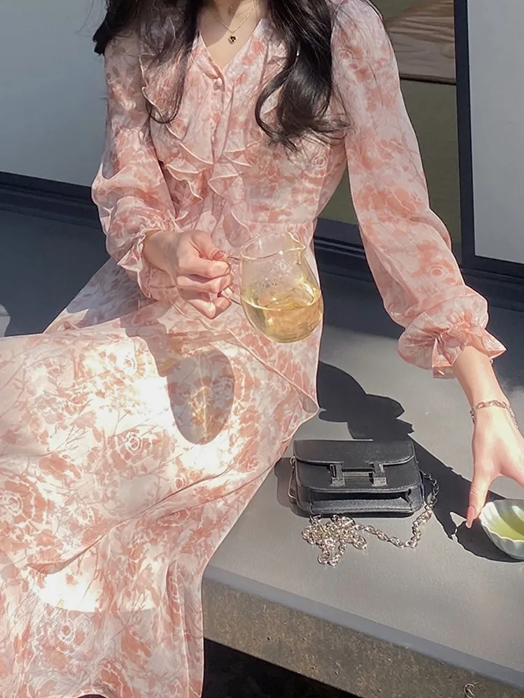 Женское шифоновое платье-миди с цветочным принтом, осень 2022 
Женское шифоновое платье-миди с цветочным принтом, осень 2022