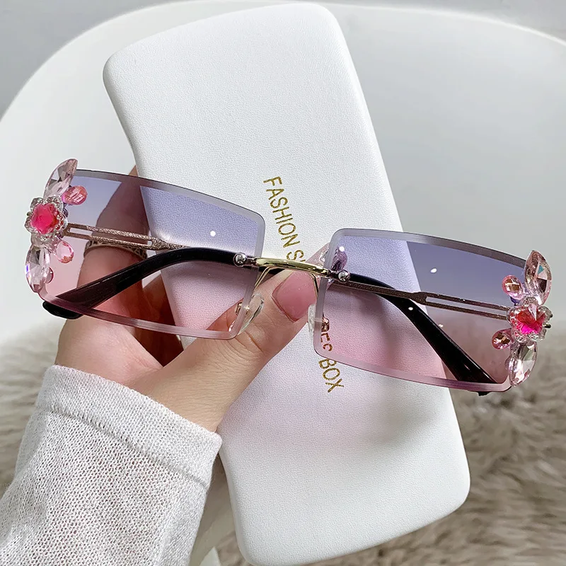 Square Rimless Diamond Sunglasses Fashion Women Trendy Design Sun Shades Eyewear Ladies UV Protection Party Decoration Glasses
Square Rimless Diamond Sunglasses Fashion Women Trendy Design Sun Shades Eyewear Ladies UV Protection Party Decoration Glasses
